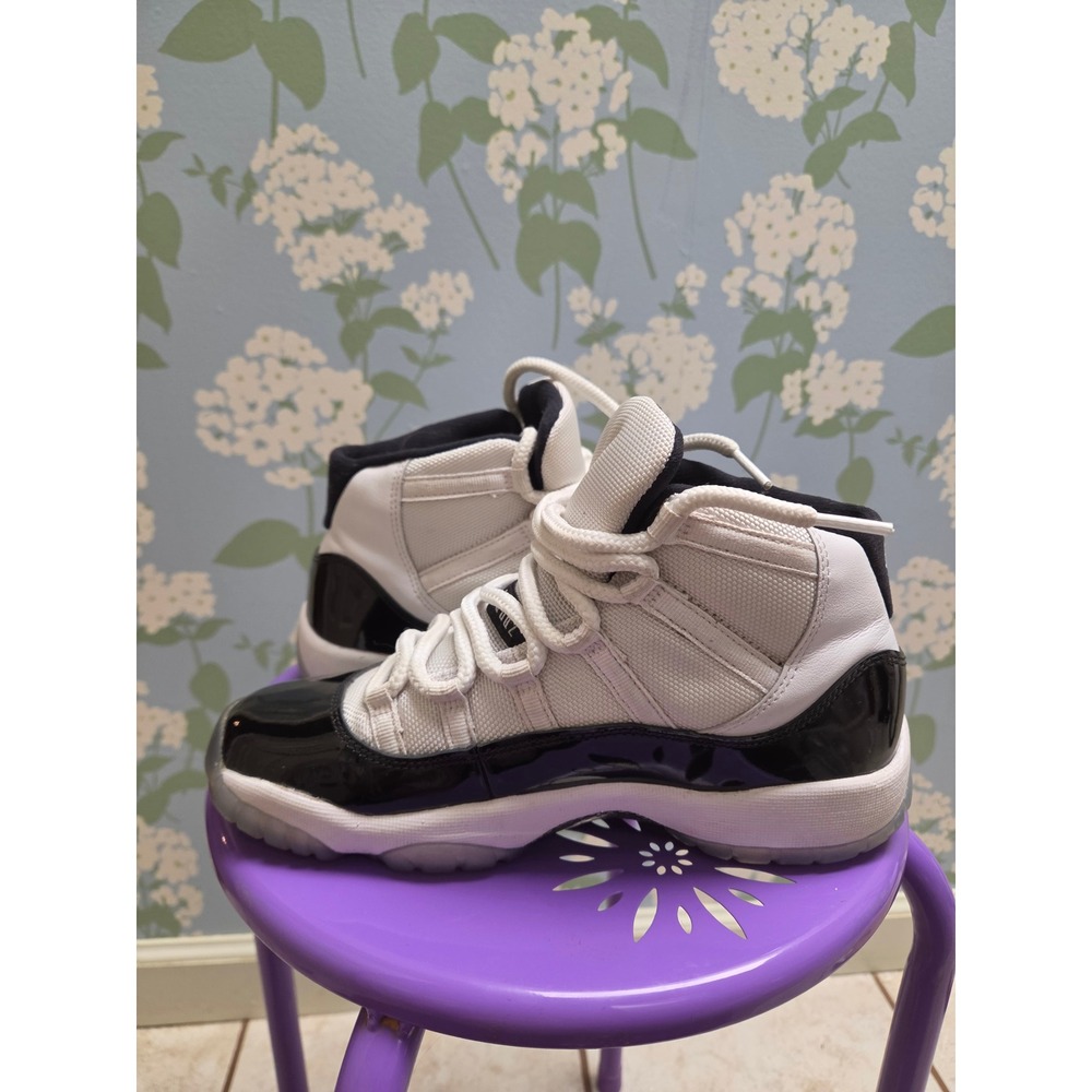 Jordan 11 Retro Concord 2018 White Black Dark Concord 378038-100 Kids Size 5Y